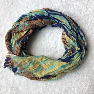 Women’s Patterned Scarf